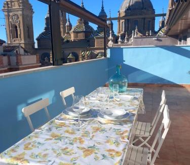 Zaragoza Old Town Apartment | La terraza del pilar
