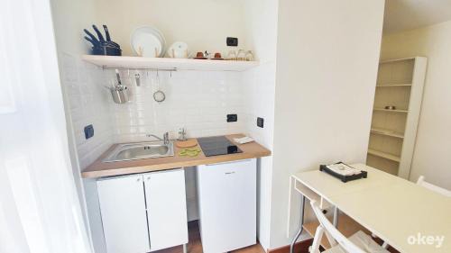 Municipio 1 Apartment | La Terrazza Tra I Tetti Studio - Bari Centro