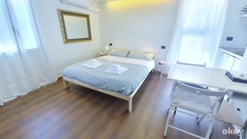 Municipio 1 Apartment | La Terrazza Tra I Tetti Studio - Bari Centro