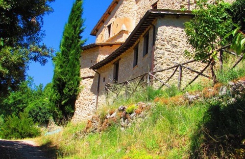 Precetto Villa | La Terrazza; Villa in hidden Umbria, with large pool and spectacular views