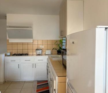 Saint-Pierre De La Reunion Apartment | La Tierra Santa