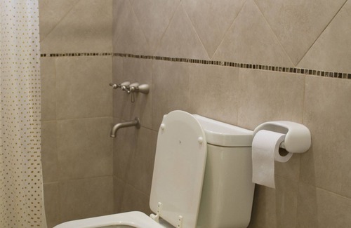Puerto Madryn House | La Tosca Hostel