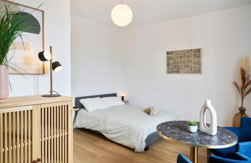 Cholet Apartment | La Trilogie Choletaise Netflix, Prime Video, Disney plus