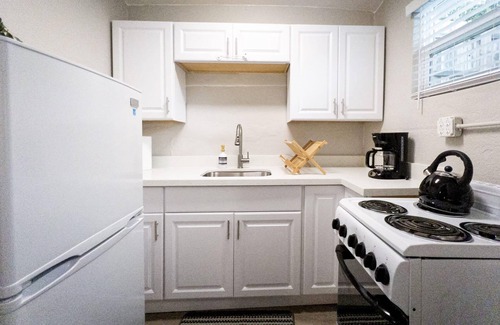 Coral Way Apartment | La Vie Boheme 3 - Cozy Sylish Studio w Parking