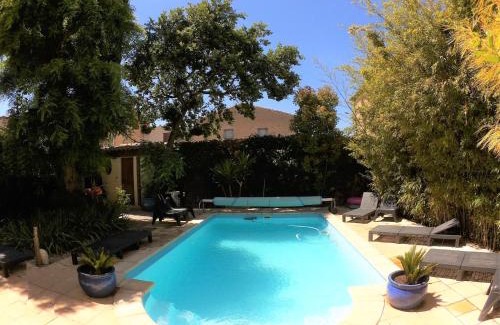 Carcassonne Bed & Breakfast | La Villa Carcassonne, Chambres d hôtes, B&B, face à la Cité Médiévale