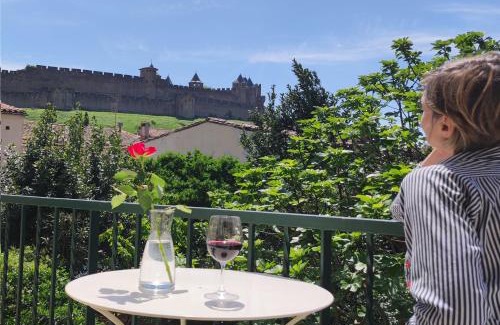 Carcassonne Bed & Breakfast | La Villa Carcassonne, Chambres d hôtes, B&B, face à la Cité Médiévale