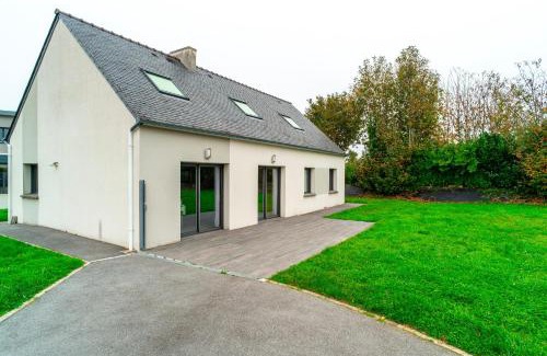 Fouesnant House | La Villa de l'Odet - 4 Chambres et parking privé