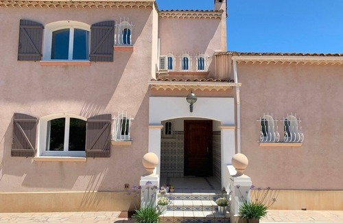 Draguignan Villa | LA Villa DES Ames Liees