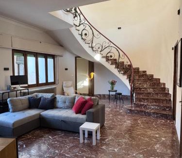 Borgo-Sanzio Apartment | La villa di Largo Pilo