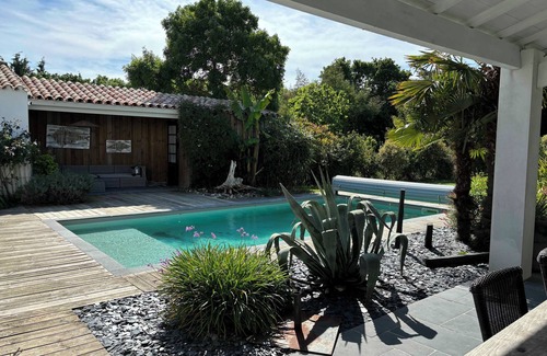Saint-Pierre-d'Oleron House | La Villa Rosée Saint Pierre D'oléron Piscine Chauffée