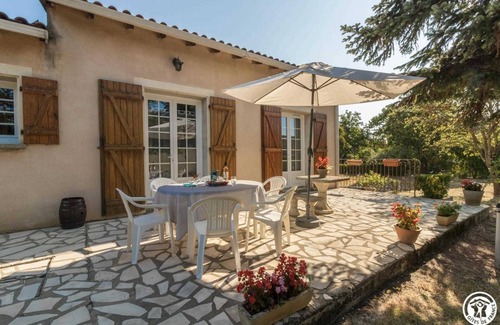 Frouzins House | La Villa - FROUZINS - Gîte