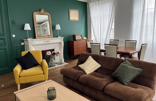 Aubusson Apartment | LA VILLA LOUANA 2, apartment 100 m 2, old-fashioned charm, high standing