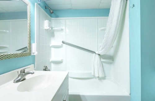 Northeast Virginia Beach Resort | Labor Day Week Special in Virginia Beach!