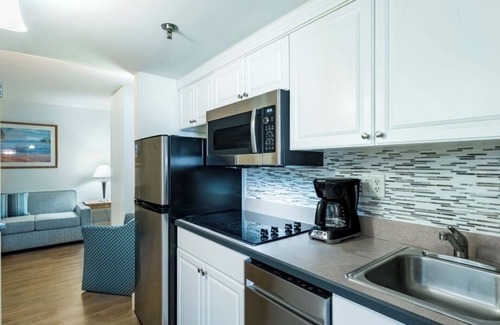 Northeast Virginia Beach Resort | Labor Day Week Special in Virginia Beach!