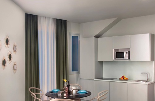 Naples City Centre Apartment | Lady Rose Privilege Suite