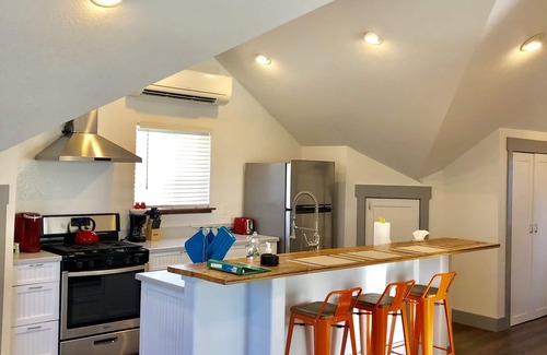 Lafayette Apartment | Lafayette Carriage House in Historic old town