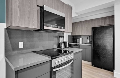West Avenue Apartment | Laguna Suite Resort & Parking Passes Available