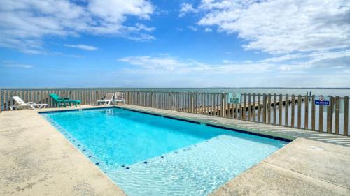 Flour Bluff House | Laguna Village Escape 2 Home Buyout Waterfront