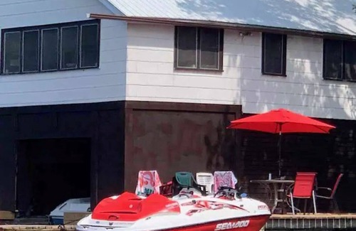 Windermere Cottage | Lake Rosseau Muskoka Cottage Rental 5 min from Windermere w boat/trailer parking