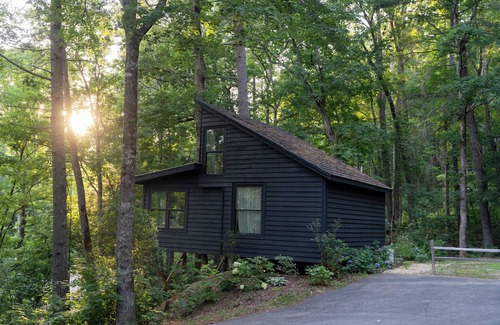 Clayton Cabin | Lake Burton Luxury Treehouse