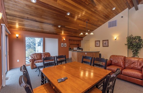 Dillon Apartment | Lake Cliffe #108, Building F