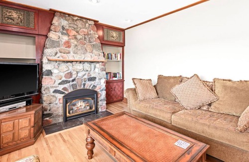 Duluth House | Lake Cottage on recreational lake 15 minutes from Duluth 30 minutes from N Shore