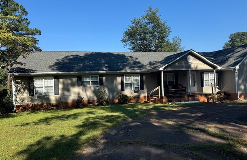 Ridgeway House | Lake Front 6 Bedroom Home on Beautiful Lake Wateree.