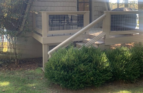 Coosa County House | LAKE FRONT bungalow. Perfect for a fun family getaway or a romantic weekend!