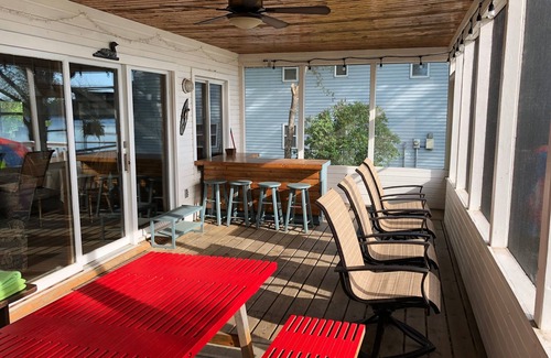 Sturgeon Lake Cabin | Lake Front Cabin On Sturgeon Lake! Amazing sandy beach for swimming!