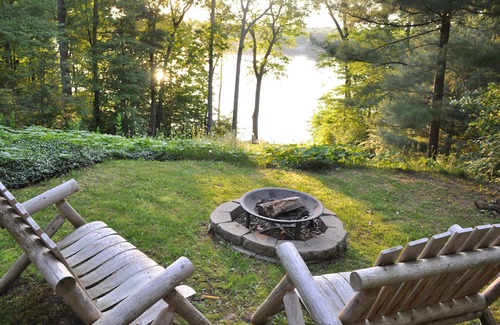 Three Rivers House | Lake Front Cottage with Family Friendly Private Beach