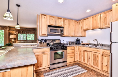 Harshaw House | Lake Front Family Paradise! Gorgeous 3 bedroom surrounded by wildlife.