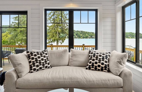 New Fairfield House | Lake Front Family Oasis. 2 Min Walk to Beach. 19 Min to Thunder Ridge Ski Resort