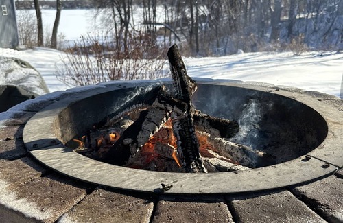 Lindstrom House | Lake front-Fishing-Snowmobile Trails Nearby!
