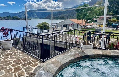 San Pedro La Laguna Ski Chalet | Lake Front House