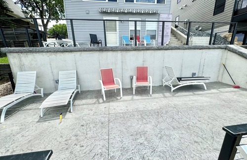 Arnolds Park Cabin | Lake Front House, walking distance to Arnold's Park, shops and restaurants.