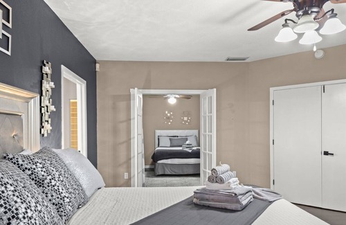 Egypt Lake-Leto House | Lake Front-Jacuzzi-Mini Golf-Exclusive