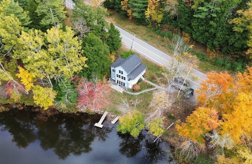 Bucksport House | Lake Front-Maine Themed-Soaking Tub-Fire Pit-Kayak