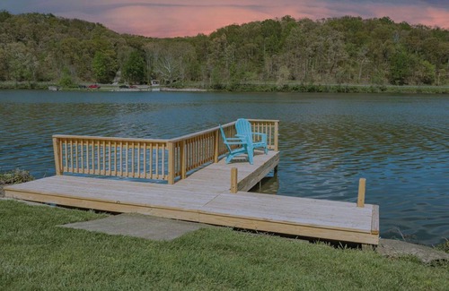 Logan Cottage | Lake Front Oasis: 3 bedroom + 2 bathroom cottage with fishing dock on Lake Logan