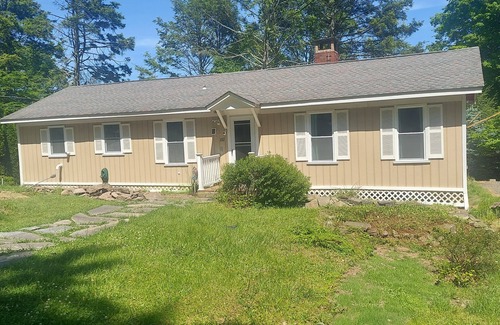 Greentown House | Lake front property with one dock space for boat/jet ski on Lake Wallenpaupack.