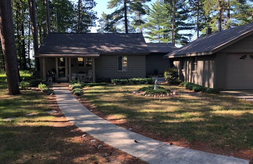 Lewiston House | Lake front summer home- beautiful lake with shallow entry that’s great for kids!