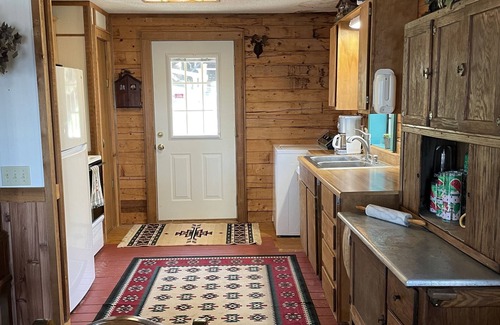 Avinger Cabin | Lake front