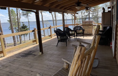 Avinger Cabin | Lake front