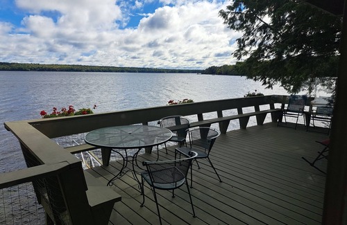 Ellsworth Cottage | Lake front