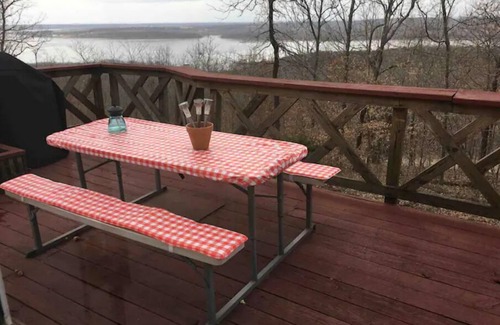 Hulbert House | Lake Ft. Gibson Getaway