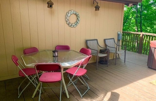 Anderson Cottage | Lake Hartwell cottage - Hot Tub!
