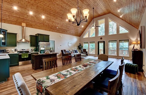 Fair Play Cottage | Lake Hartwell Cottage w/Fire Pit: Near Clemson!