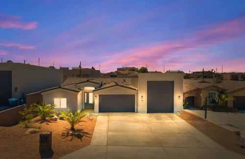 Lake Havasu City House | Lake Havasu Luxury Oasis: Heated Pool/spa Mini golf