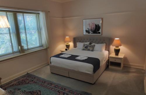 Benalla House | Lake House Benalla