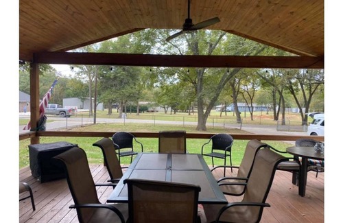 Kingston House | Lake house for rent in Solider Creek close to cafe, store, and bar.