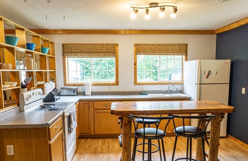 New Auburn House | Lake House on the beautiful and private Sand Lake